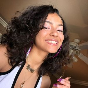 Meet your Posher, Daija